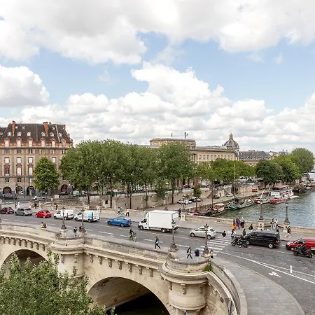Appartement Pick A Flat's In Saint Louis - Quai Des Orfevres Parijs