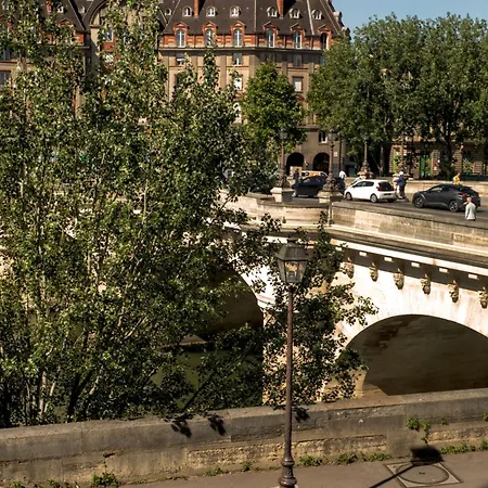 Pick A Flat's In Saint Louis - Quai Des Orfevres