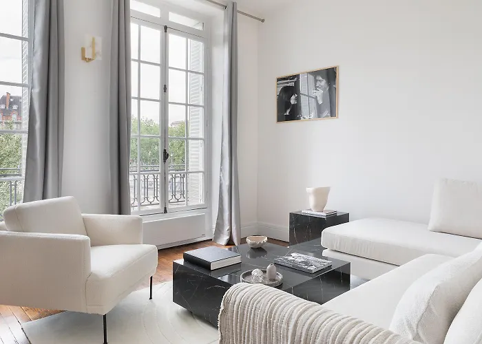 Pick A Flat's In Saint Louis - Quai Des Orfevres *